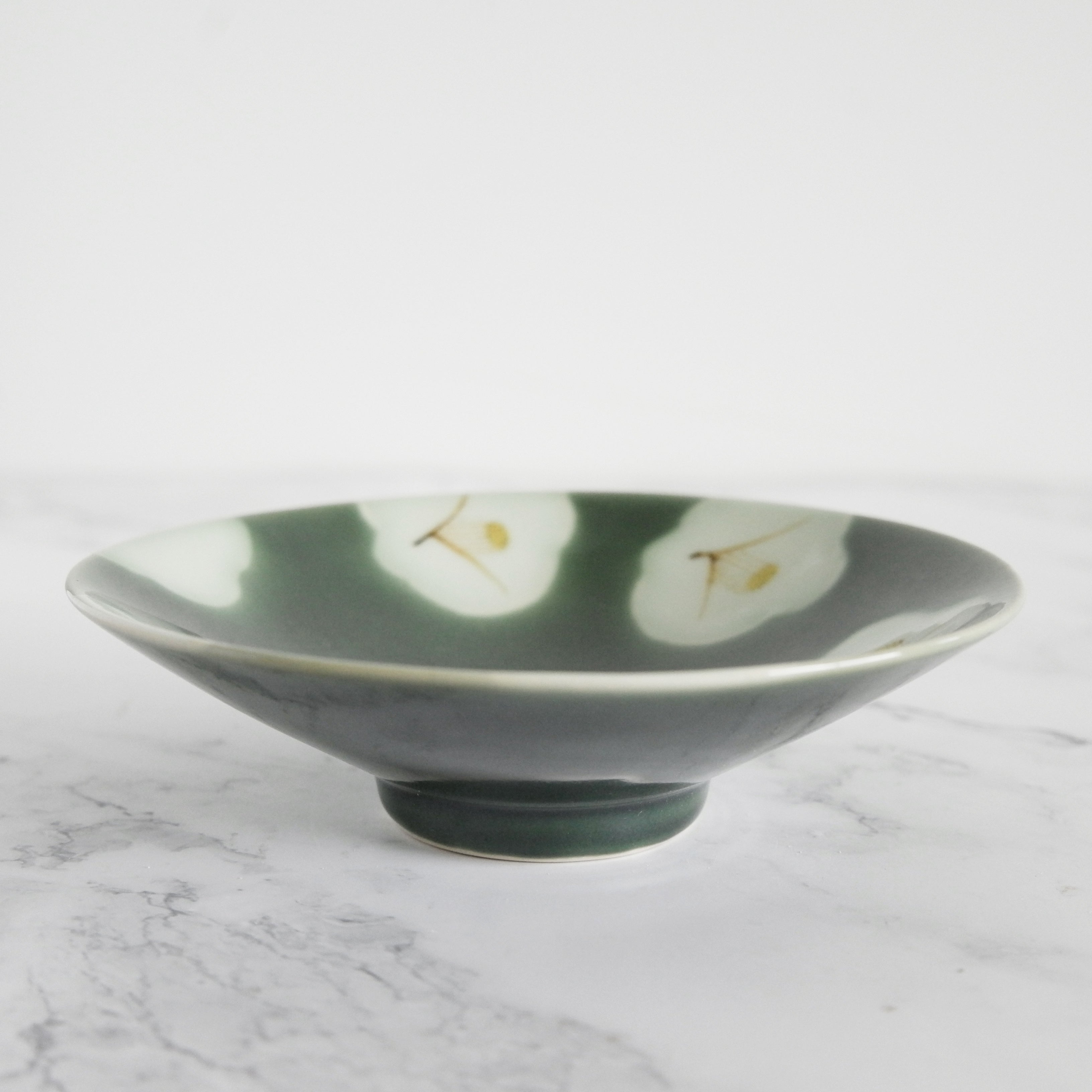 ARITA Ware Small Camellia Flat Bowl