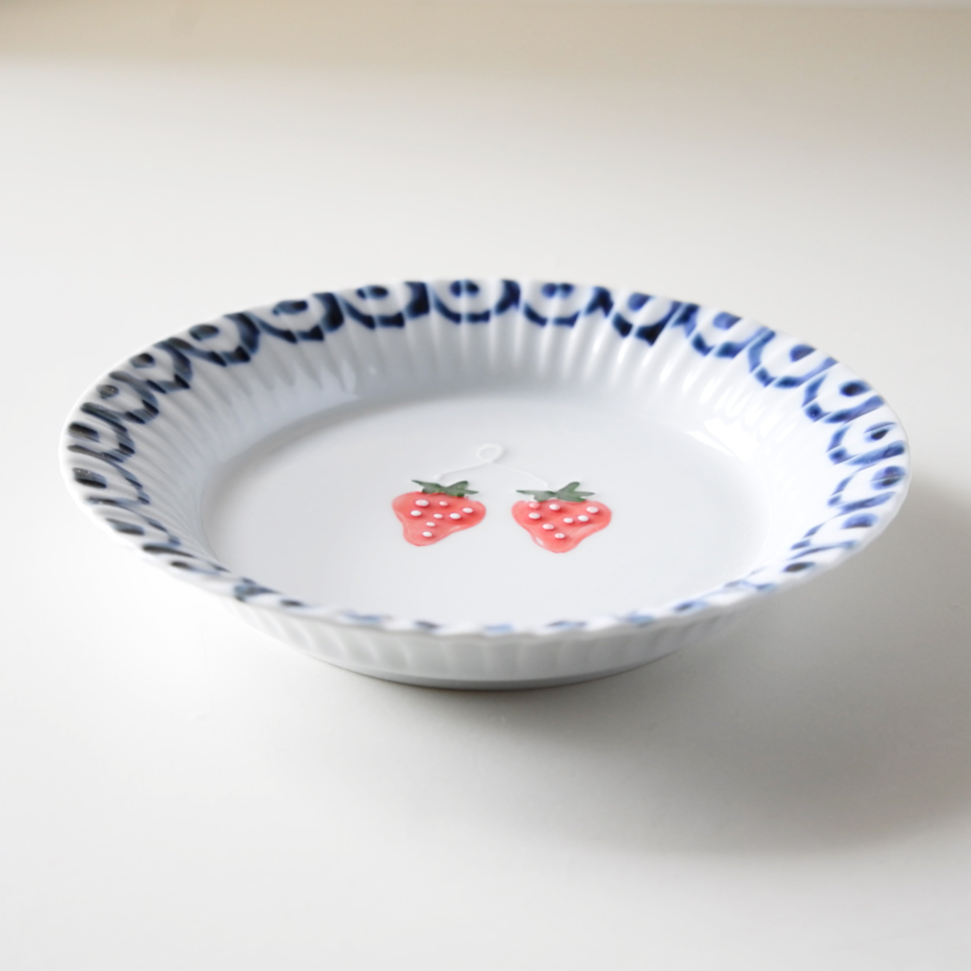 ARITA Ware Strawberry Small Plate