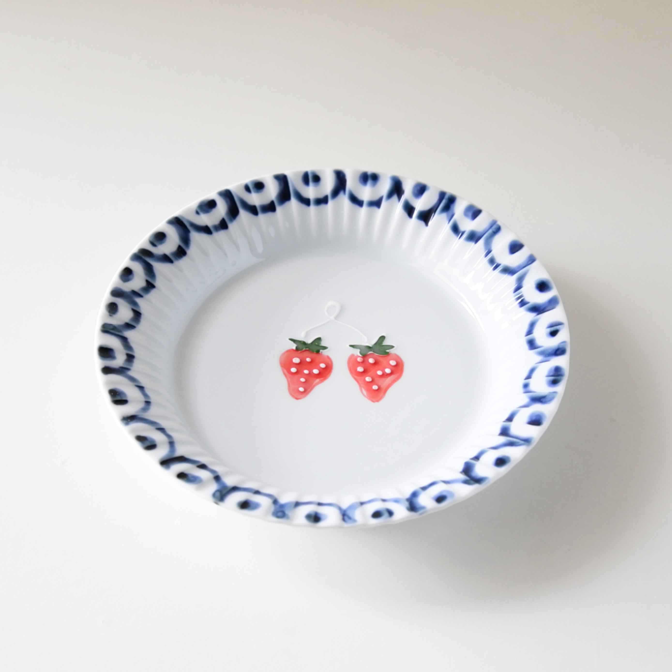 ARITA Ware Strawberry Small Plate