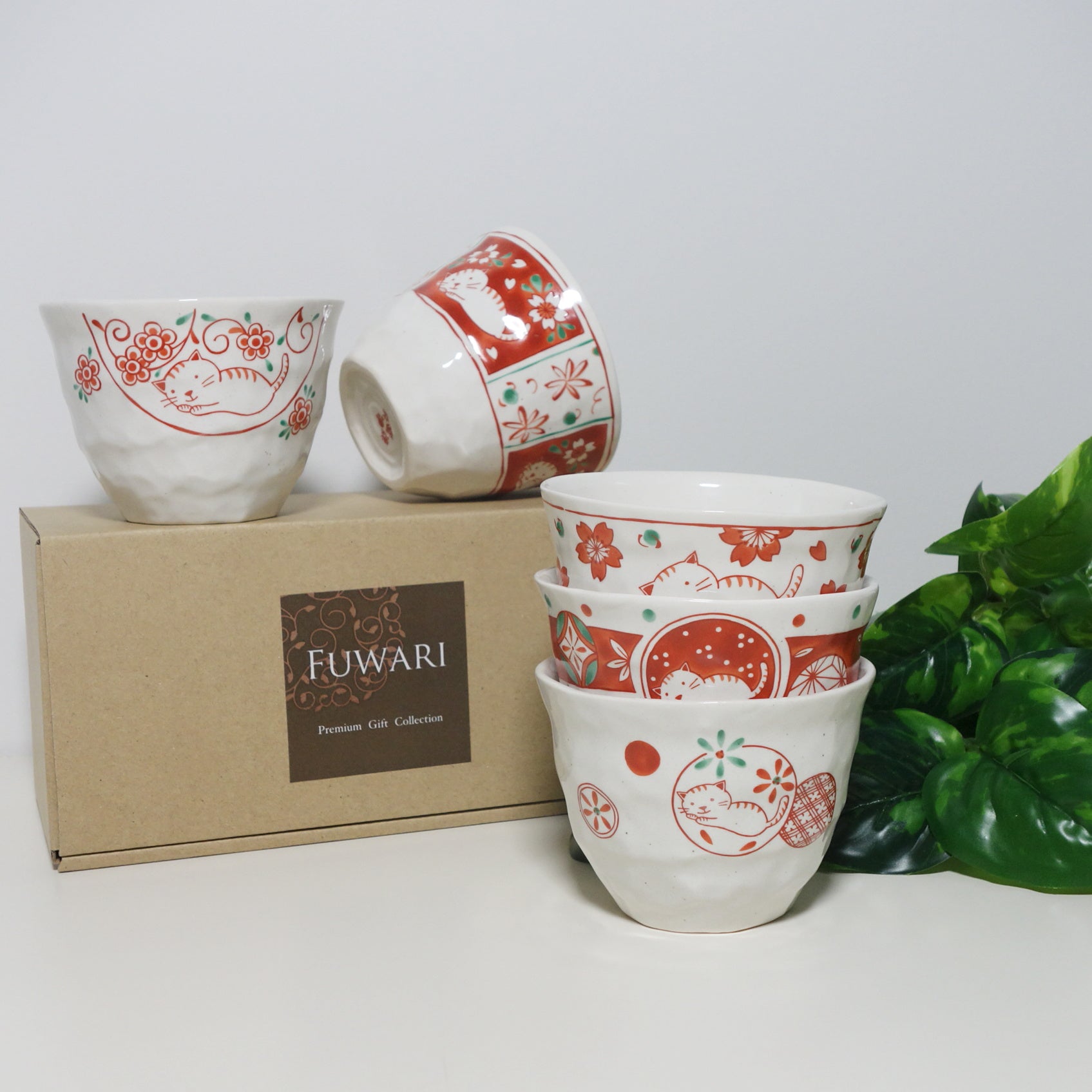 Akae Mino Ware Cat Cup Set