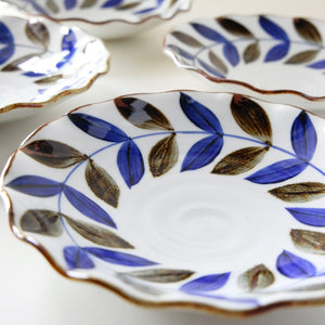 HASAMI Ware Hand-Painted Leaf Plate