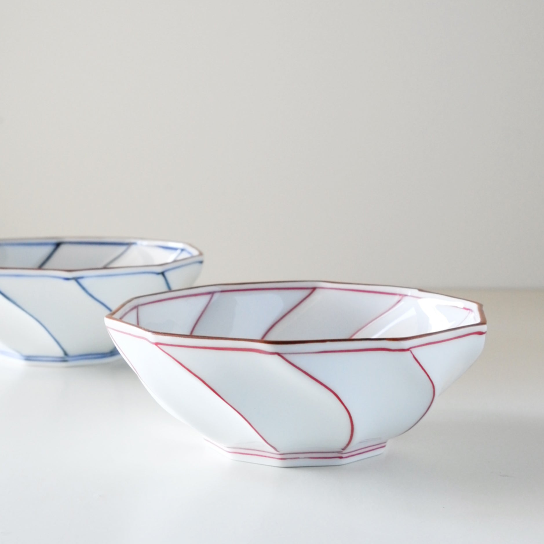 HASAMI Ware Twist Line Bowl