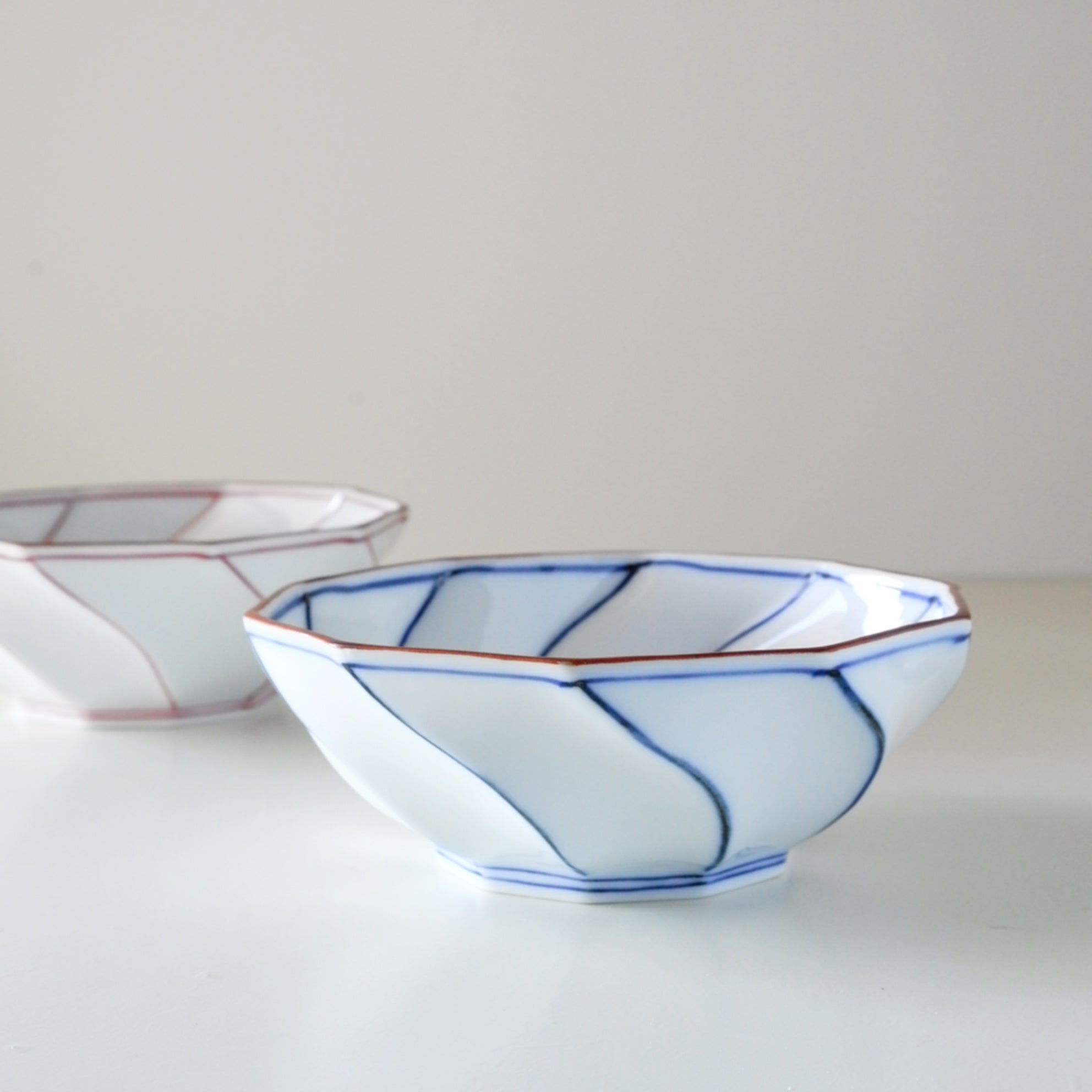 HASAMI Ware Twist Line Bowl