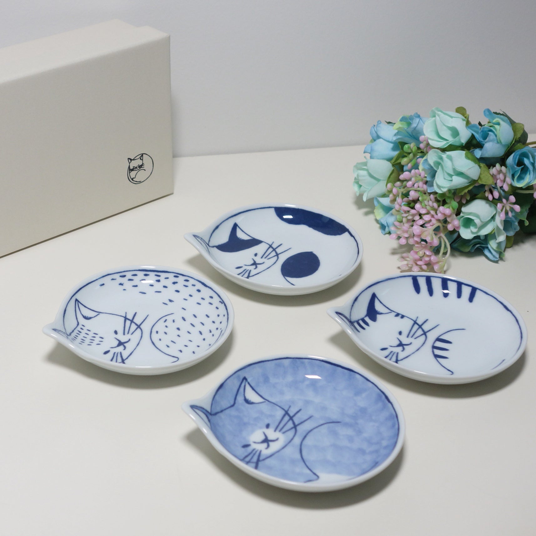 Hasami Cat Small Plate Set