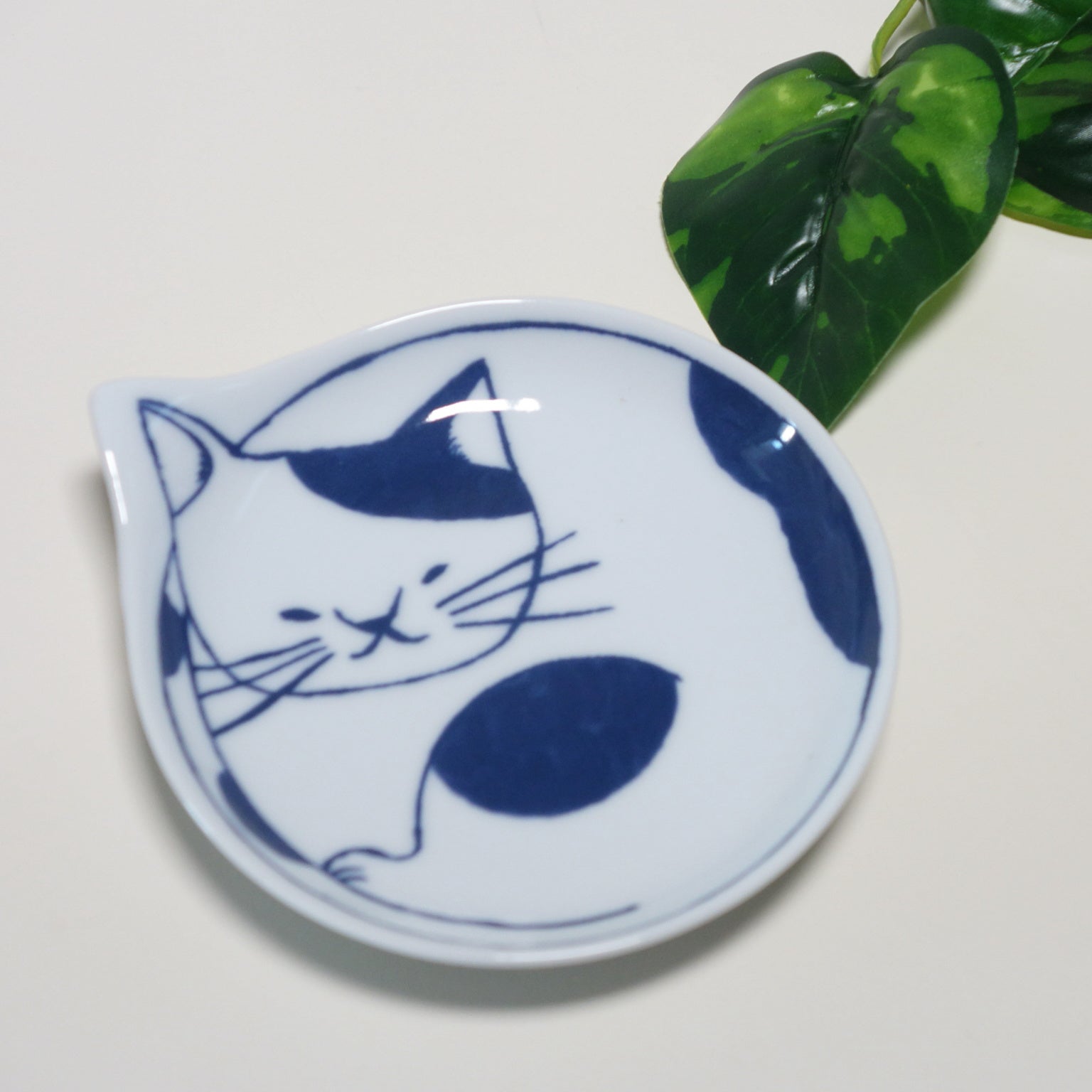 Hasami Cat Small Plate Set