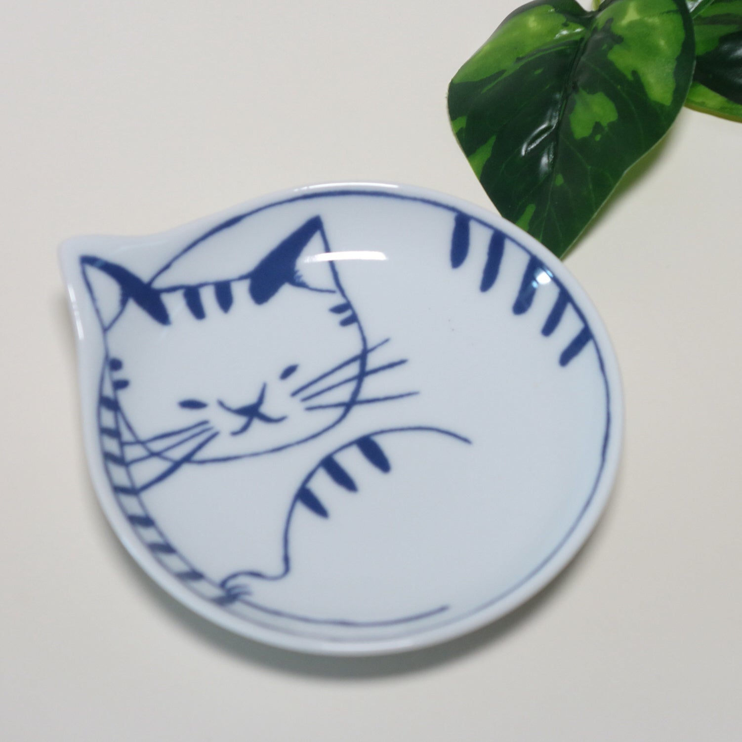 Hasami Cat Small Plate Set