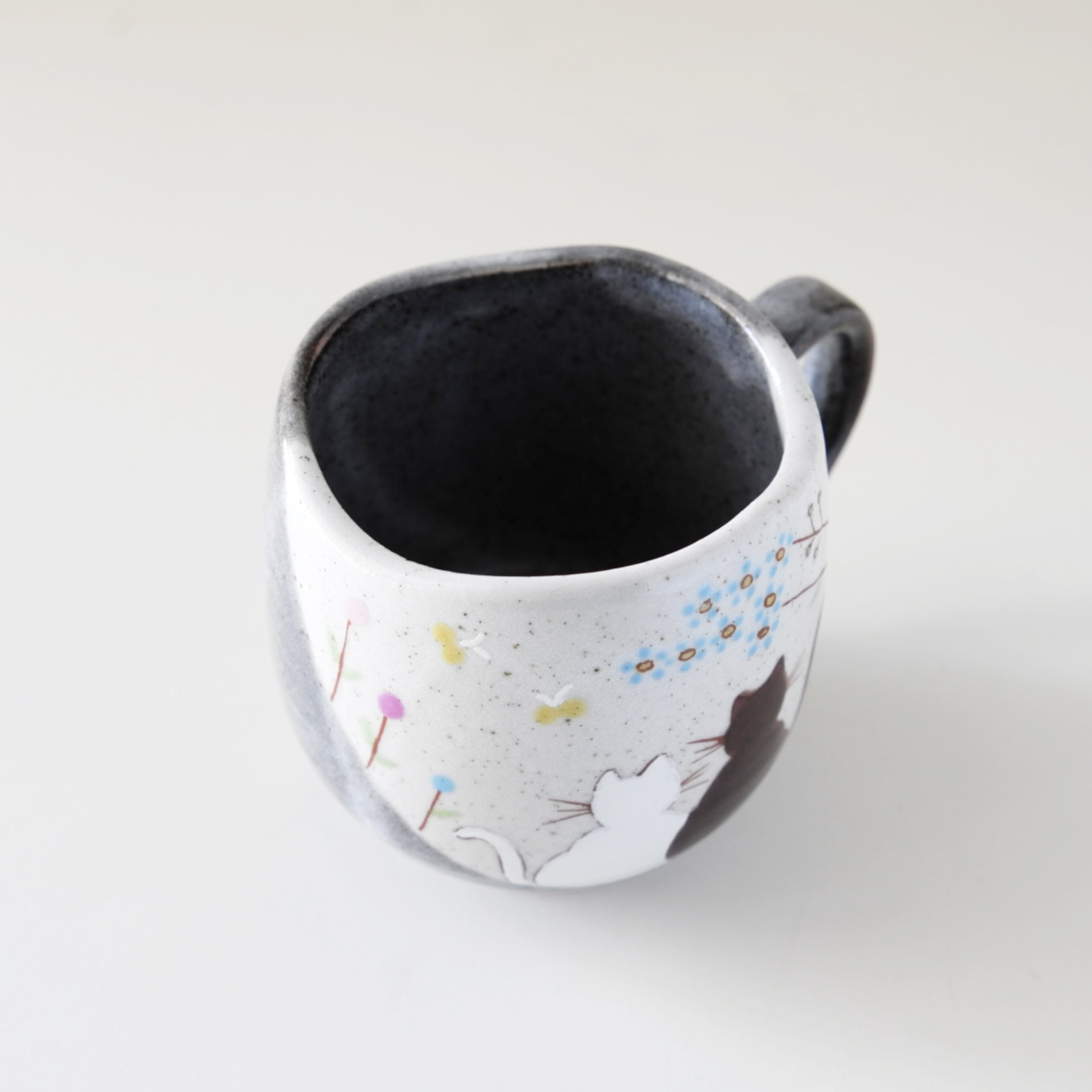 Kutani Ware Cats Mug