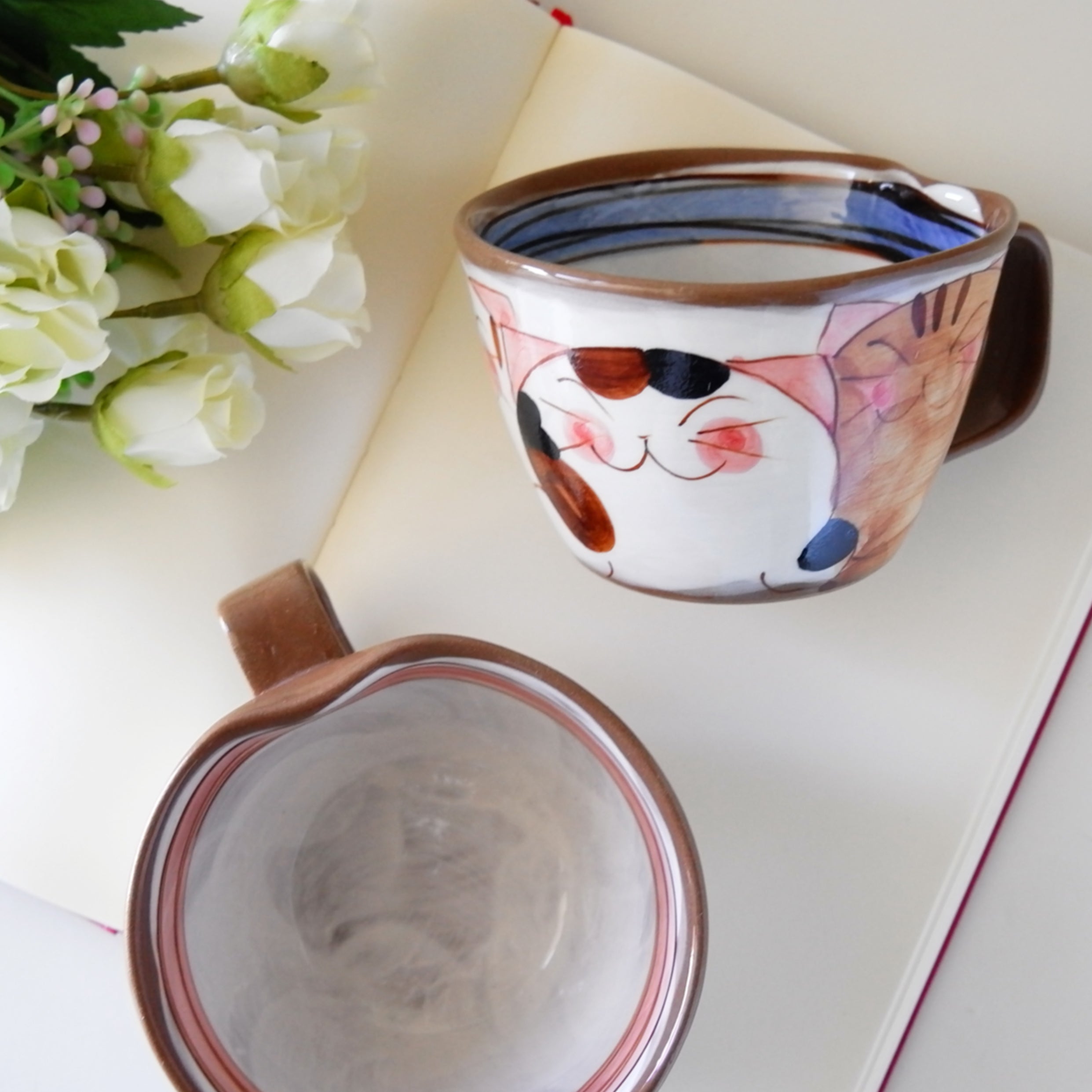 Nakayoshi Neko Hasami Cat Mug