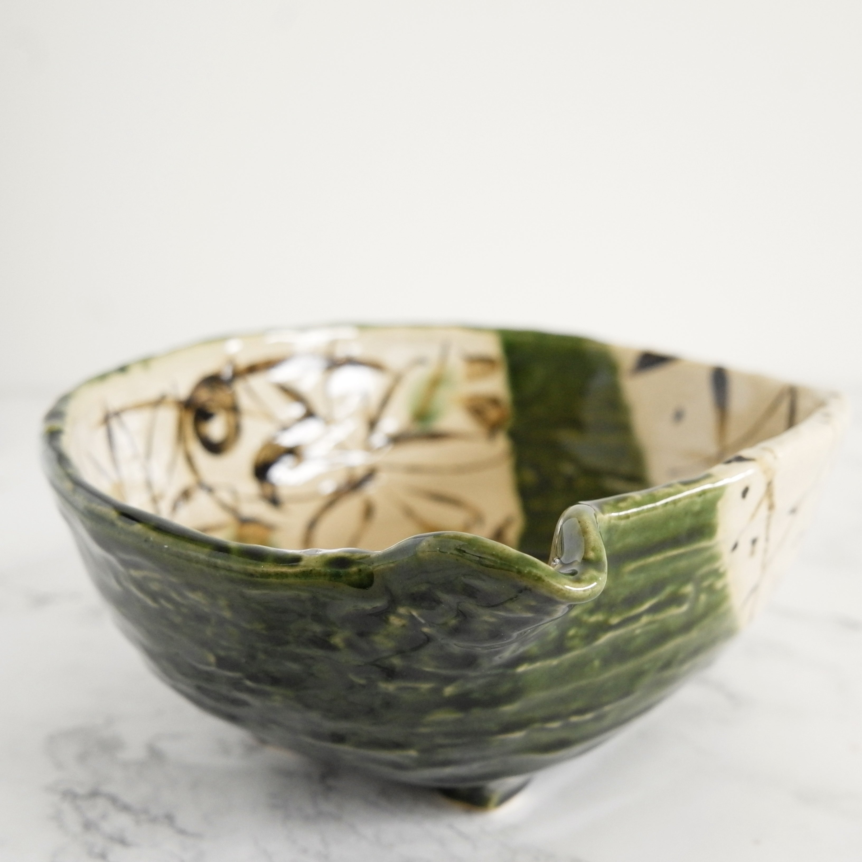 Oribe-Madori Flower Katakuchi Bowl (large)