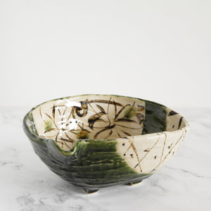 Oribe-Madori Flower Katakuchi Bowl (large)