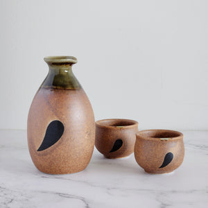 SHIGARAKI Ware Tanuki Sake Set