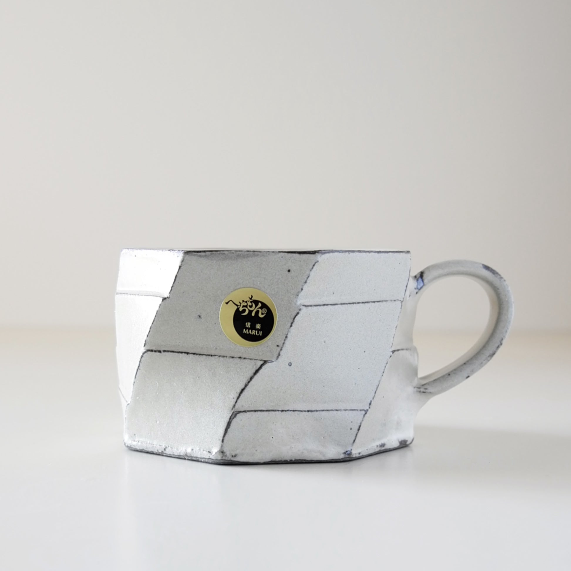 SHIGARAKI Ware White Faceted Mug