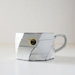 Load image into Gallery viewer, SHIGARAKI Ware White Faceted Mug
