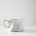 Load image into Gallery viewer, SHIGARAKI Ware White Faceted Mug
