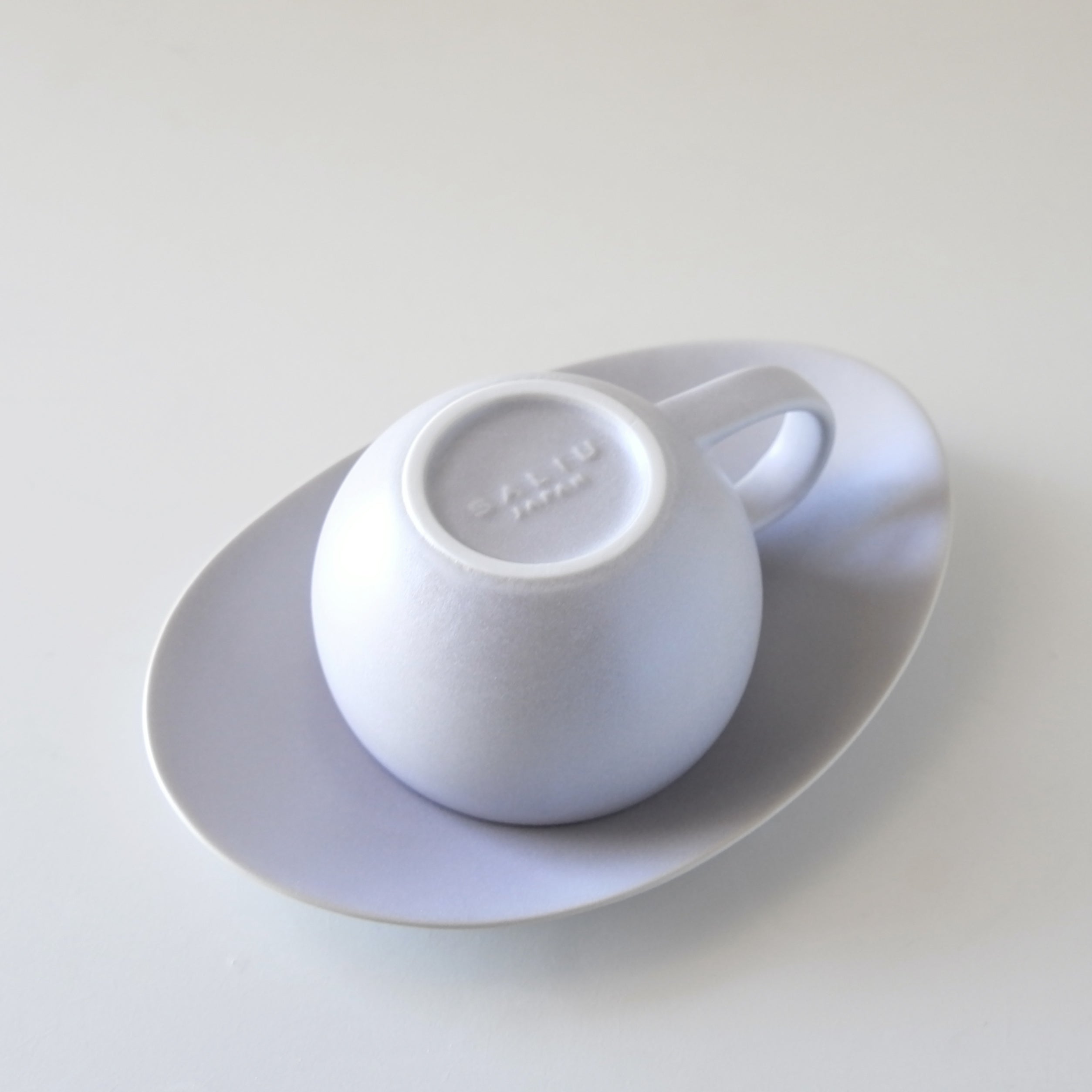 Yui Tea Cup & Saucer (light grey)